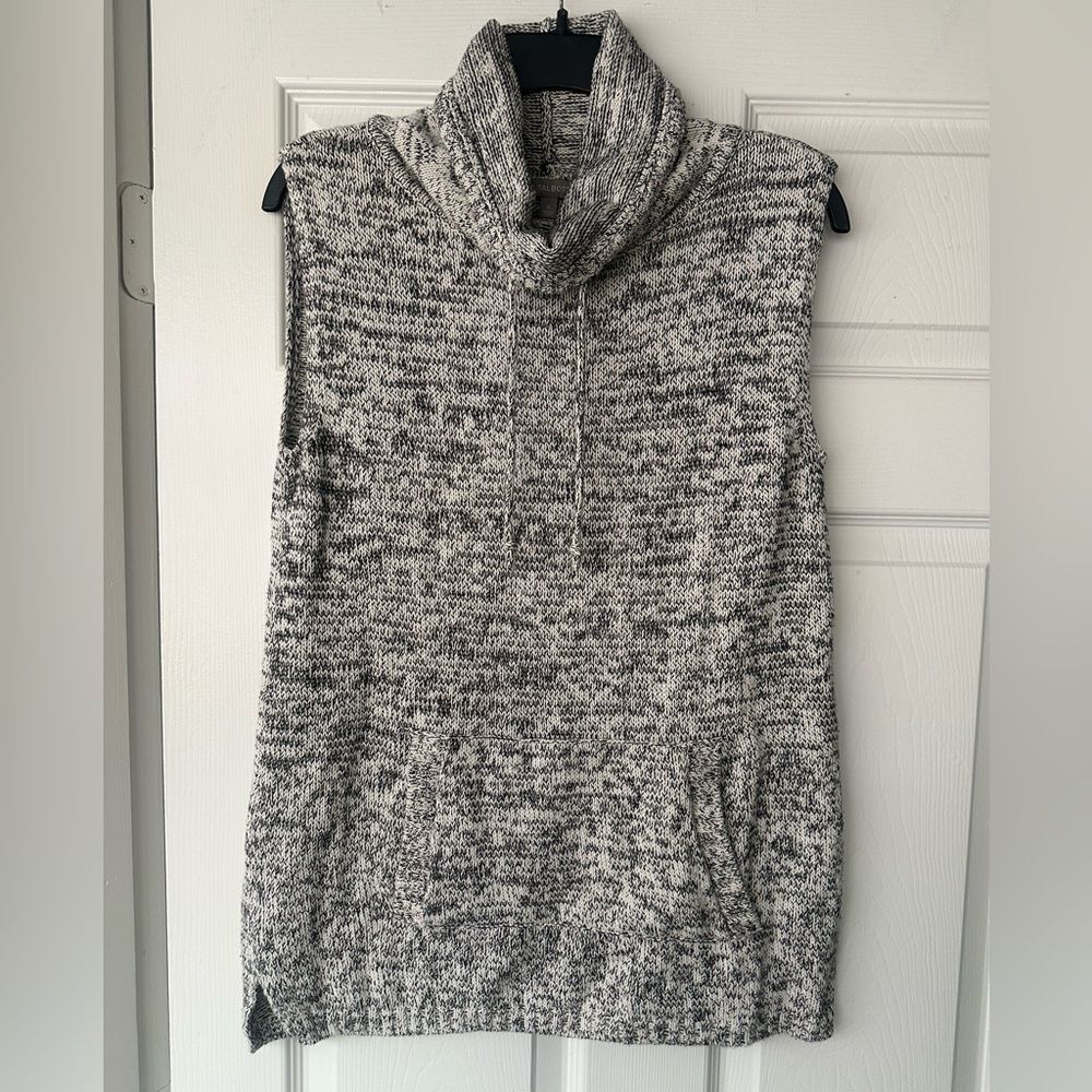 T Talbots black white marled mock neck sleeveless sweater S